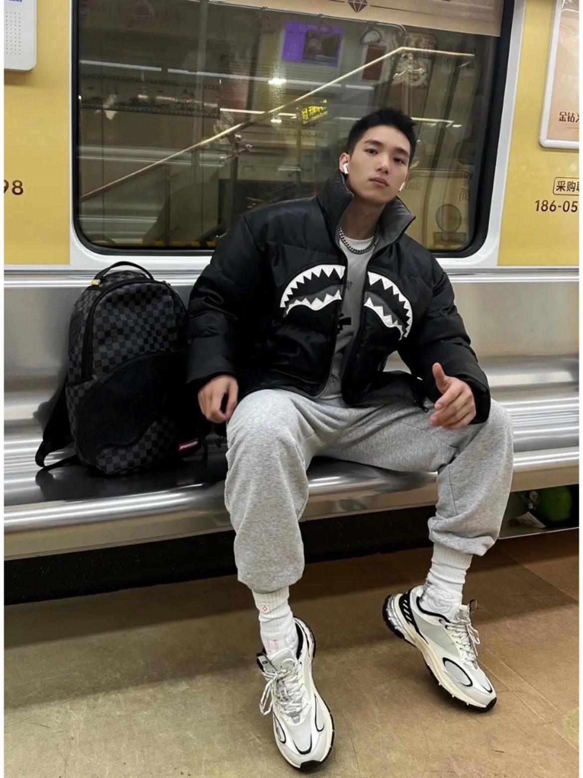 sprayground 美式秋冬男孩的羽绒穿搭